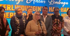 Menteri PPPA Arifah Fauzi seusai FGD Penanganan Anak yang Terlibat Kerusuhan Saat Aksi Demonstrasi di Hotel Ambhara, Jakarta Selatan, Selasa, 4 November 2025. (Sumber: Poskota/Ali Mansur)