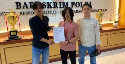 Aliansi Pemuda Toraja melaporkan Pandji Pragiwaksono ke Bareskrim Polri atas dugaan rasis penghinaan dan ujaran SARA. (Sumber: Dok. Pelapor)