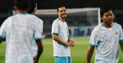 Thom Haye optimis Persib Bandung bisa menang lagi lawan Selangor FC. (Sumber: Instagram/@thomhaye)