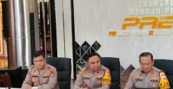 Konferensi pers penetapan tersangka kasus dugaan informasi bohong atau hoaks terkait tuduhan ijazah palsu mangan Presiden Joko Widodo, di Polda Metro Jaya, Jakarta Selatan, Jumat, 7 November 2025. (Sumber: Poskota/Ali Mansur)
