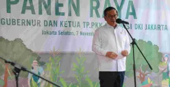 Gubernur Jakarta Pramono Anung di Perumahan Bukit Mas, Jakarta Selatan, Jumat, 7 November 2025. (Sumber: Dok. Kominfotik Pemprov Jakarta)