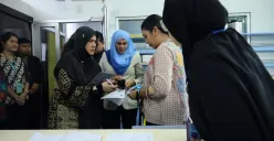 Delegasi Narcotics Control Bureau (NCB) Brunei Darussalam berdiskusi dengan jajaran Balai Besar Rehabilitasi BNN di Lido, Bogor, saat melakukan kunjungan kerja untuk mempelajari program rehabilitasi narkoba di Indonesia. (Sumber: Istimewa)