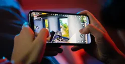 Prabowo pertimbangkan pembatasan game online usai insiden ledakan SMAN 72. Pemerintah soroti pengaruh negatif game seperti PUBG dan pentingnya peran guru dalam mencegah bullying. (Sumber: Istimewa)