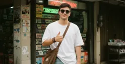 Hasil edit prompt Gemini AI cowok keren dengan style skena ala Jefri Nichol. (Sumber: Freepik/8photo)