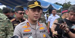 Kapolres Bogor AKBP Wikha Ardilestanto mengungkap identitas pria yang ditemukan tewas di Citeureup Bogor. (Sumber: Poskota/Giffar Rivana)