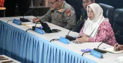 Ketua KPAI, Margaret Aliyatul Maimunah, saat menyampaikan keterangan dalam konferensi pers di Polda Metro Jaya, Jakarta Selatan, Selasa, 11 November 2025. (Sumber: POSKOTA | Foto: Bilal Nugraha Ginanjar)
