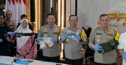 Konferensi pers Polda Metro Jaya dan jajaran terkait pengungkapan insiden ledakan di SMAN 72, Jakarta Utara. (Sumber: POSKOTA | Foto: Ali Mansur)