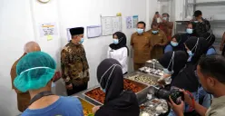 Ketua DPD RI, Tamsil Linrung (kedua dari kiri), berdialog dengan seluruh mitra dan pengelola SPPG di Kabupaten Bantaeng, Sulawesi Selatan, Selasa, 11 November 2025. (Sumber: Istimewa)
