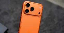 Harga simulasi cicilan iPhone 17 Pro Max 2 TB di berbagai bank mitra resmi. (Sumber: X/@naseem_speach)