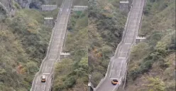 Rekaman mobil Chery Fengyun X3L gagal menaklukkan 999 anak tangga ke Gua Tianmen, Tiongkok. (Sumber: X/@Journalistcnyt)