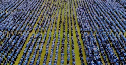 Pemkab Bogor melantik 9.687 PPPK paruh waktu, pelantikan terbesar se-Indonesia. (Sumber: Poskota/Giffar Rivana)