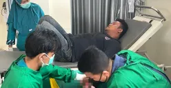 Salah satu terduga pelaku curanmor saat menjalani perawatan akibat diamuk warga. (Sumber: Dok. Polsek Ciruas)