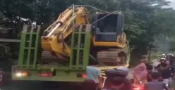 Alat berat menyentuh kabel udara, akibatnya dua orang tersengat listrik, satu diantaranya meninggal dunia. (Sumber: Istimewa)