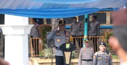 Kapolda Metro Jaya, Irjen Asep Edi Suheri memimpin Apel Saka Bhayangkara dan PKS di Lapangan Presisi Ditlantas Polda Metro Jaya, Jakarta Selatan, Senin, 17 November 2025. (Sumber: Dok. Humas Polda Metro Jaya)