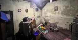 Kondisi rumah warga di RT 15 RW 01, Kelurahan Menteng, Kecamatan Menteng, Jakarta Pusat, segera dibedah pemerintah, Selasa, 18 November 2025. (Sumber: Poskota/Pandi Ramedhan)