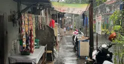 Suasana di permukiman padat di RW 09, Kelurahan Menteng, Kecamatan Menteng, Jakarta Pusat, Selasa, 18 November 2025. (Sumber: Poskota/Pandi Ramedhan)