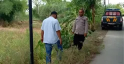 Polisi melakukan olah TKP pembegalan sopir taksi online di Kampung Gubuk, Sukawijaya, Tambelang, Kabupaten Bekasi, Rabu, 19 November 2025. (Sumber: Dok. Polsek Tambelang)