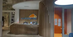 Sejumlah platform tidak bisa diakses dalam waktu yang hampir bersamaan karena diduga Cloudflare error, pada Selasa malam, 18 November 2025. (Sumber: X/@bunyysayzz)