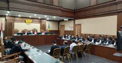 Penasihat hukum terdakwa menyampaikan duplik kasus minyak goreng saat sidang di Pengadilan Tipikor Jakarta Pusat, Rabu, 19 November 2025. (Sumber: Poskota/Ramot Sormin)
