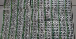 Para pelaku beserta obat-obatan daftar G yang berhasil diamankan polisi. (Sumber: Polres Metro Depok)