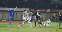 Potret pertandingan Persib Bandung vs Dewa United. (Sumber: Persib)