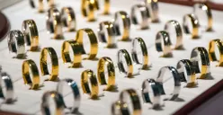 Harga emas perhiasan hari ini, Minggu, 23 November 2025 kembali naik. (Sumber: Pexels/AS Photography)