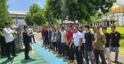 Narapidana Rutan Kelas I Tangerang mendapatkan pengarahan sebelum bebas, Senin, 24 November 2025. (Sumber: Poskota/Veronica Prasetio)