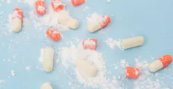 Ilustrasi narkoba jenis sabu. (Sumber: Freepik/@drobotdean)