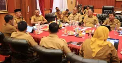 Pemkab dengan Pemkot Bogor menggelar rapat koordinasi membahas pengolahan sampah PSEL di TPA Galuga. (Sumber: Dok. Pemkab Bogor)