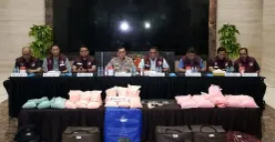 Konferensi pers Direktorat Tindak Pidana Narkoba Bareskrim Polri terkait pengungkapan kasus peredaran narkotika jenis ekstasi, di Bareskrim Polri, Jakarta Selatan, Selasa, 25 November 2025. (Sumber: POSKOTA | Foto: Ali Mansur)