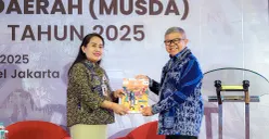 Ketua APPBI DKI Jakarta, Mualim Wijoyo (kanan) dan Kepala Dinas PPKUKM DKI Jakarta, Elisabeth Rante Ratu Allo (kiri). (Sumber: Istimewa)