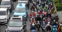 Ilustrasi, sejumlah kendaraan bermotor terjebak kemacetan di Kawasan Kuningan, Jakarta, Rabu, 25 November 2025. (Sumber: POSKOTA | Foto: Bilal Nugraha Ginanjar)