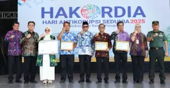 Bupati Tangerang, Maesyal Rasyid saat menghadiri Peringatan Hakordia Tingkat Provinsi Banten di di Alun-alun Kecamatan Balaraja, Kamis, 27 November 2025. (Sumber: Dok. Pemkab Tangerang)