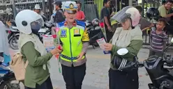 Satlantas Polres Metro Bekasi Kota melakukan Operasi Zebra Jaya 2025 di sekitar Stasiun Bekasi, Bekasi Timur, Kota Bekasi, Jumat, 28 November 2025. (Sumber: Dok. Istimewa)