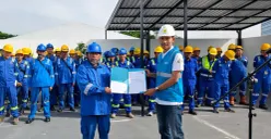 Serah terima dokumen untuk 1.600 pelanggan PLN yang menjadi tanda dimulainya tahap eksekusi program percepatan penyambungan listrik di wilayah Jabodetabek. (Sumber: Dok. PLN UID Jakarta Raya)