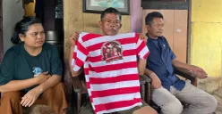 Warga Kampung Ujung, Kebon Nanas, Jakarta Timur, Minggu, 30 November 2025. (Sumber: POSKOTA | Foto: M Tegar Jihad)