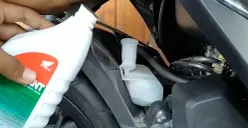 Ilustrasi, pengurasan dan penggantian air radiator penting dilakukan untuk menjaga suhu mesin pada kendaraan. (Sumber: Dok Honda)