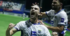 Andrew Jung melakukan selebrasi usai mencetak gol di laga Bangkok United vs Persib Bandung. (Sumber: Instagram/@persib)