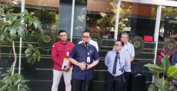 Jumpa pers pelimpahan berkas tersangka kasus tata kelola minyak mentah dari Kejari Jakpus ke PN Jakpus, Rabu, 1 Oktober 2025. (Sumber: Poskota/Ramot Sormin)