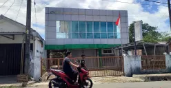 Suasana kantor BUMD PT LKM Pandeglang Berkah di Jalan Yumaga, Kecamatan/Kabupaten Pandeglang, Banten. (Sumber: POSKOTA | Foto: Samsul Fatoni)