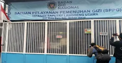 Situasi di dapur SPPG yang menyuplai makanan ke SDN Kota Baru III Bekasi pada Kamis, 2 Oktober 2025. (Sumber: POSKOTA | Foto: Nurpini Aulia Rapika)