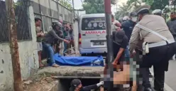 Pemotor tewas setelah menabrak tiang besi hingga terperosok ke saluran air di Jalan Daan Mogot, Cengkareng, Jakarta Barat, Kamis, 2 Oktober 2025. (Sumber: Istimewa)