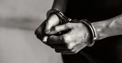 Seorang polisi ditangkap warga di Bali karena jambret emas milik pedagang. (Sumber: Freepik)