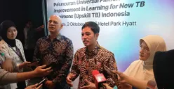 Wakil Menteri Kesehatan, Dante Saksono Harbuwono (tengah) saat ditemui di hotel Park Hyatt, Menteng, Jakarta Pusat, Kamis, 2 Oktober 2025. (Sumber: POSKOTA | Foto: Ali Mansur)