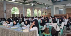 Pelatihan puluhan relawan SPPG di Menes, Kabupaten Pandeglang, Jumat, 3 Oktober 2025. (Sumber: Poskota/Samsul Fatoni)