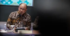 Kepala Badan Gizi Nasional Dadan Hindayana berbicara dalam konferensi pers terkait program MBG di Kementerian Kesehatan, Jakarta, Kamis, 2 Oketober 2025. (Sumber: Poskota/Bilal Nugraha Ginanjar)