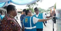 General Manager PLN UID Jakarta Raya, Moch Andy Adchaminoerdin menjelaskan spesifikasi SPKLU kepada pengurus Jakarta Golf Club dan aparat Kecamatan Pulo Gadung. (Sumber: Dok. PLN UID Jakarta Raya)