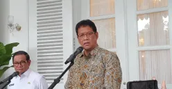 Menkeu Purbaya Yudhi Sadewa bersama Gubernur Jakarta Pramono Anung di Balai Kota DKI Jakarta, Selasa, 7 Oktober 2025. (Sumber: Poskota/M. Tegar Jihad)
