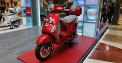 PT Piaggio Indonesia menggantikan Vespa LX 125 dengan LX 150. (Sumber: POSKOTA | Foto: Erwan Hartawan)