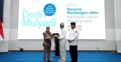 Gubernur Jawa Barat, KDM bersama Wali Kota Depok, Supian Suri menghadiri acara di Kampus UIII Kota Depok. (Sumber: Humas Jabar)